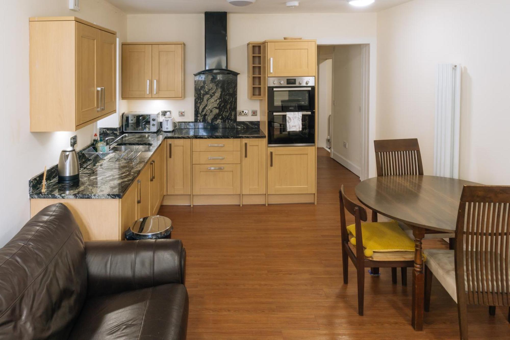 Homely 3 Bedroom In The Heart Of Central EDI Eksteriør bilde